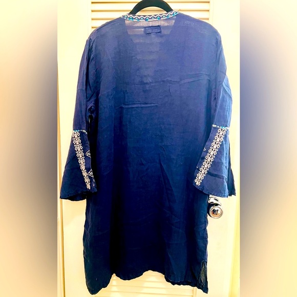 JOHNNY WAS Navy Floral Embroidered Tunic Top size M - Picture 2 of 5